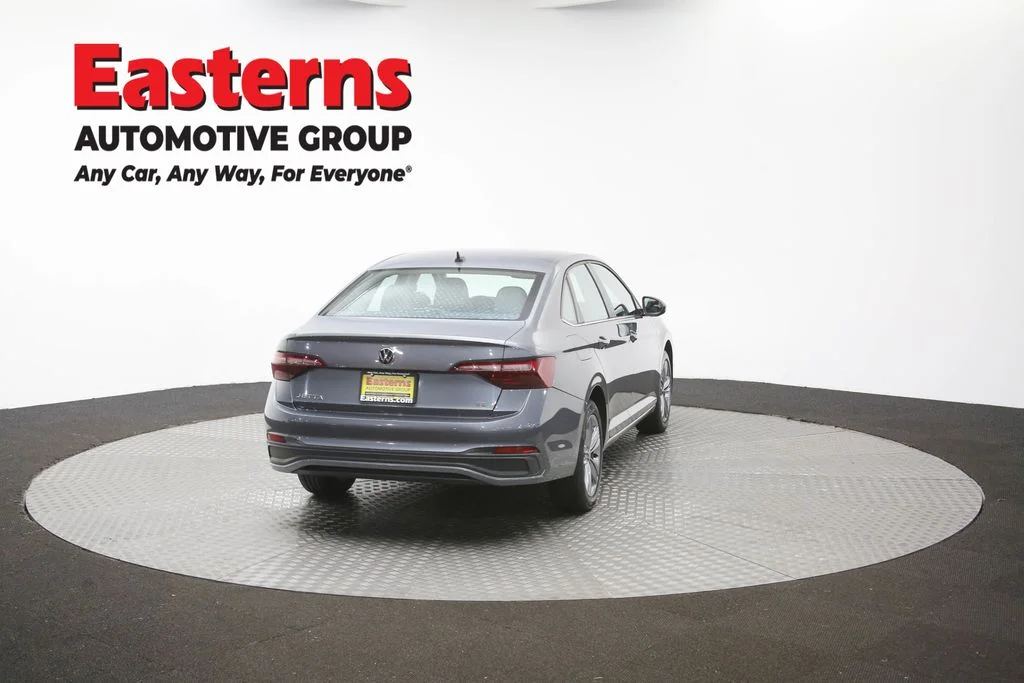 Used 2024 Silver Volkswagen 1.5T SE image 32