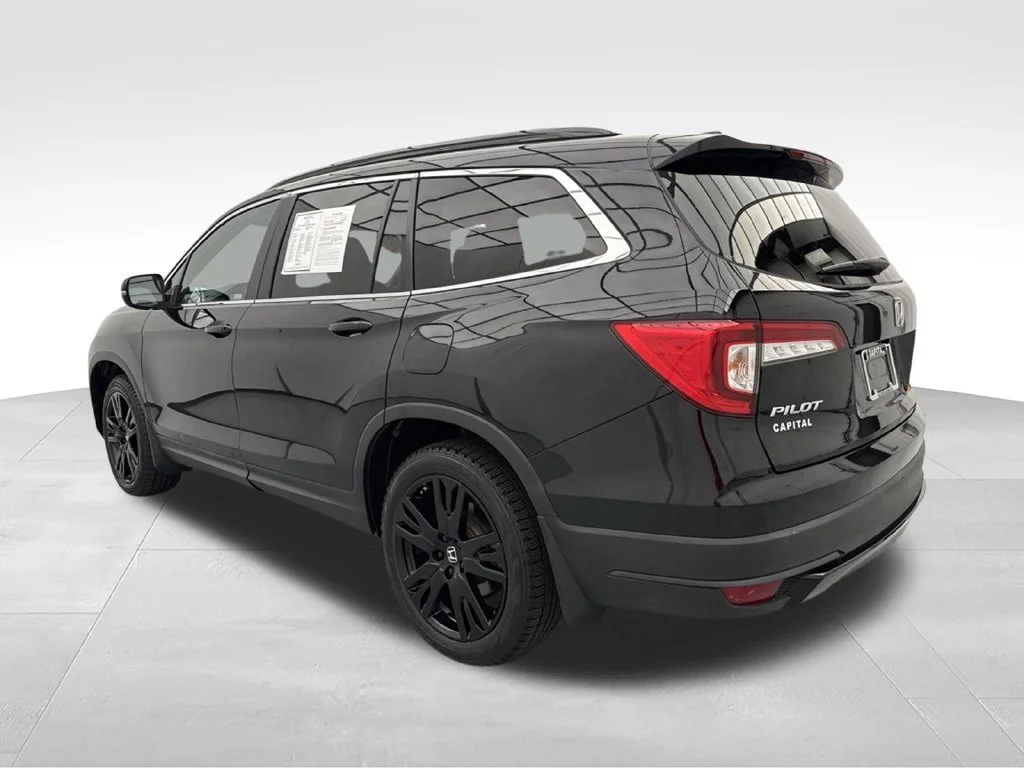 Certified Used 2022 Crystal Black Pearl Honda AWD SE image 34