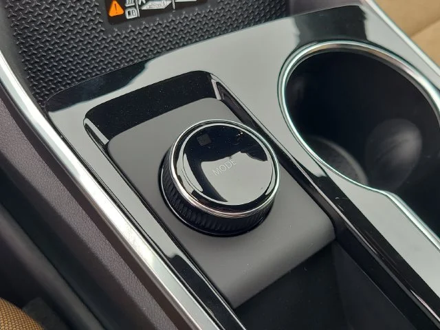 New 2027 Mosaic Black Metallic Chevrolet ACTIV image 34
