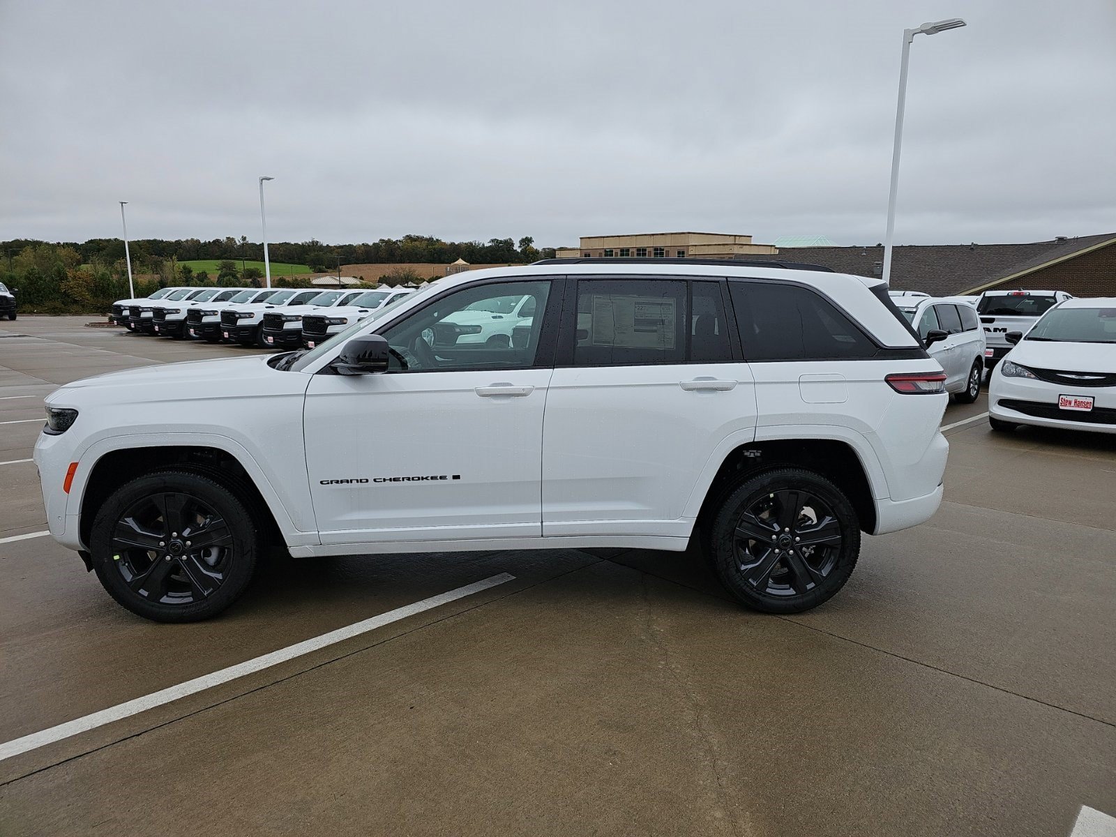 New 2027 Bright White Clearcoat Jeep Limited Reserve image 2