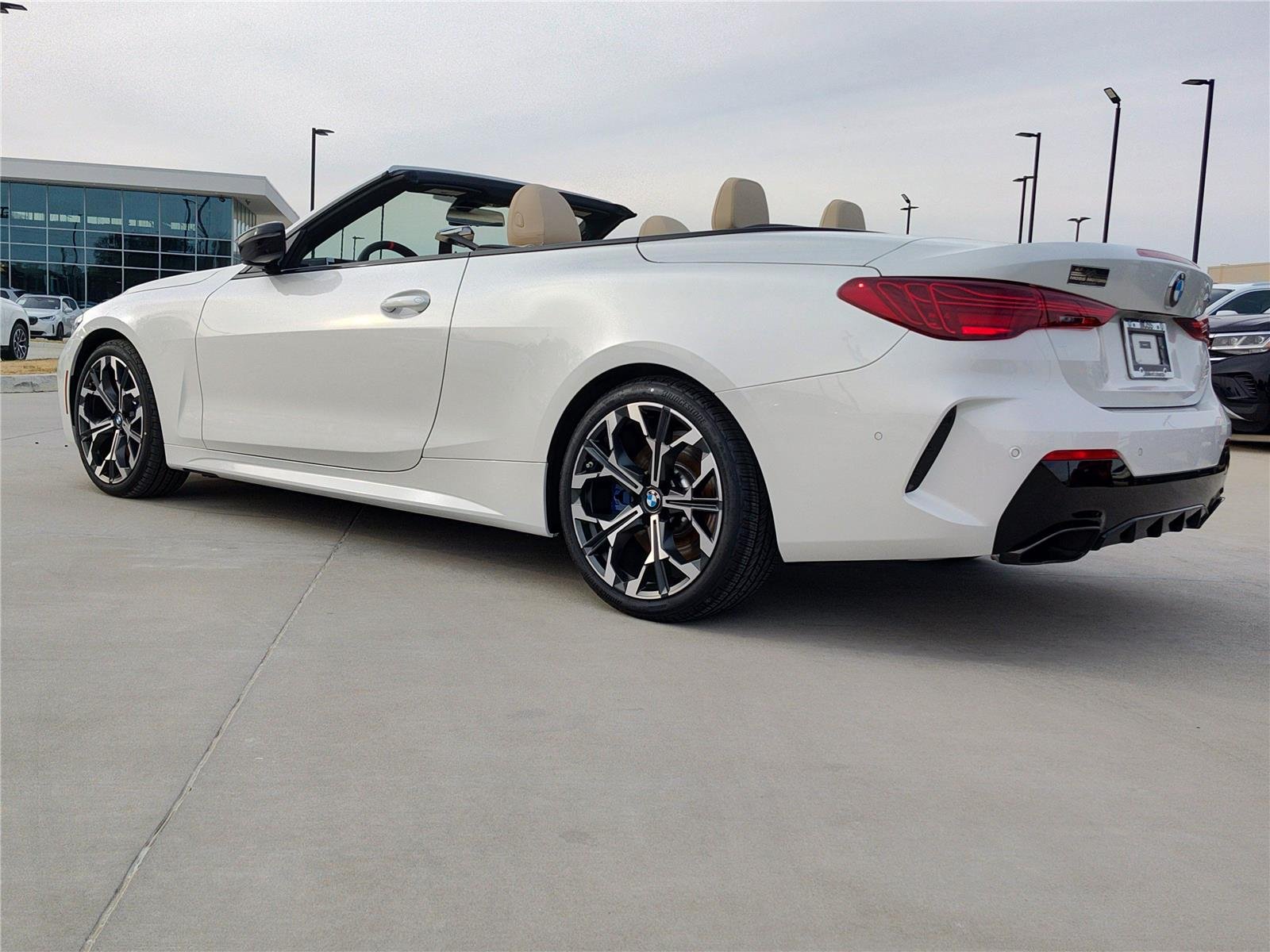 New 2026 Mineral White Metallic BMW M440i image 4