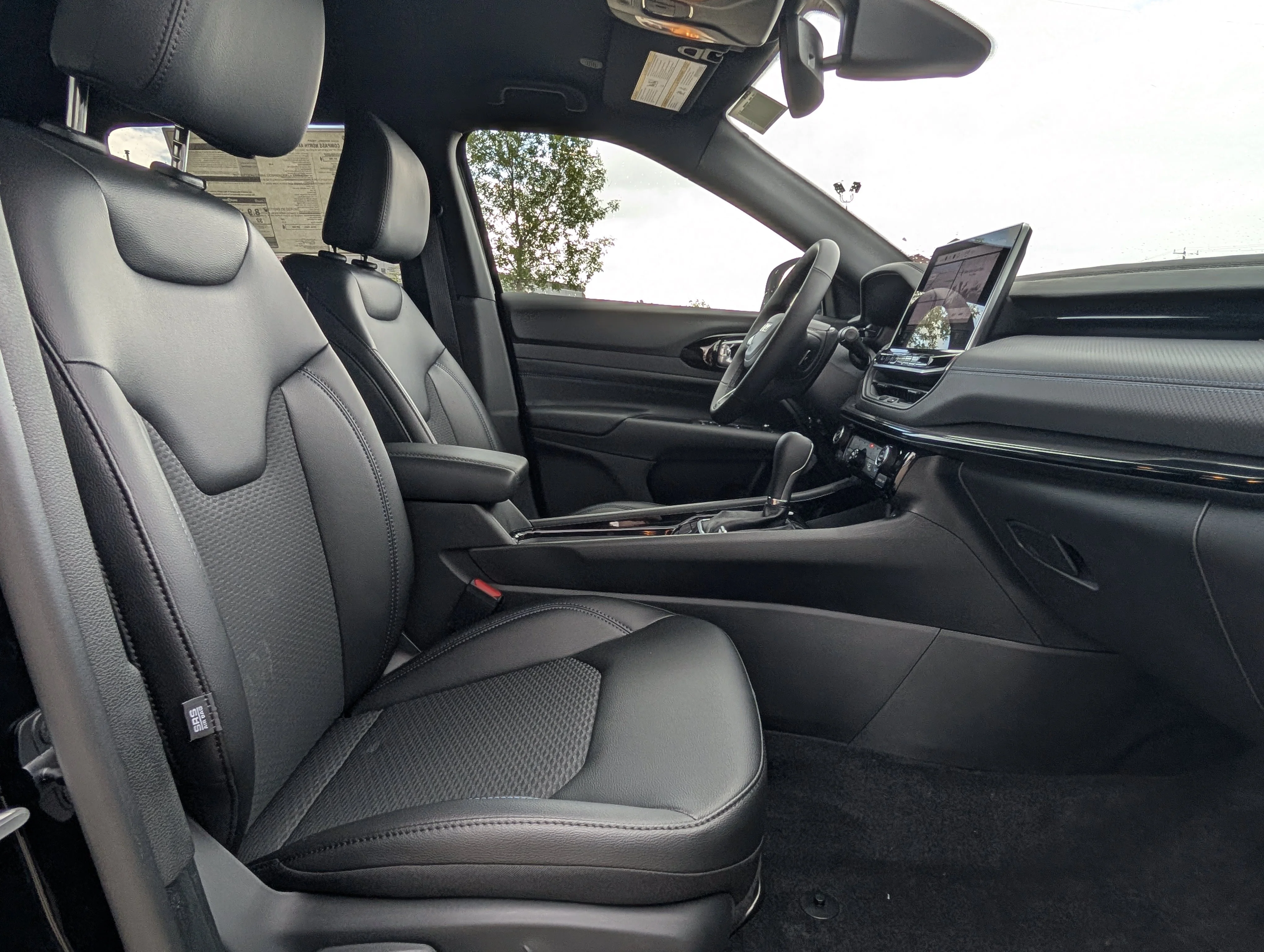 New 2026 Diamond Black Crystal Pearl Jeep North image 21