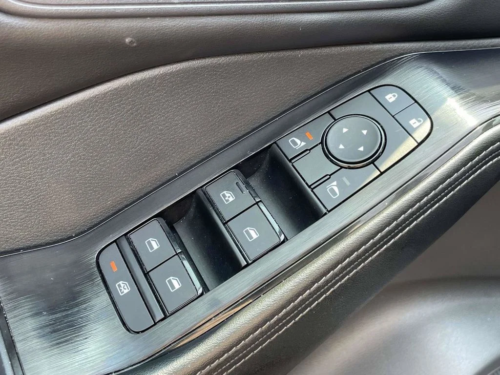 Used 2025 Gray Nissan SV image 15