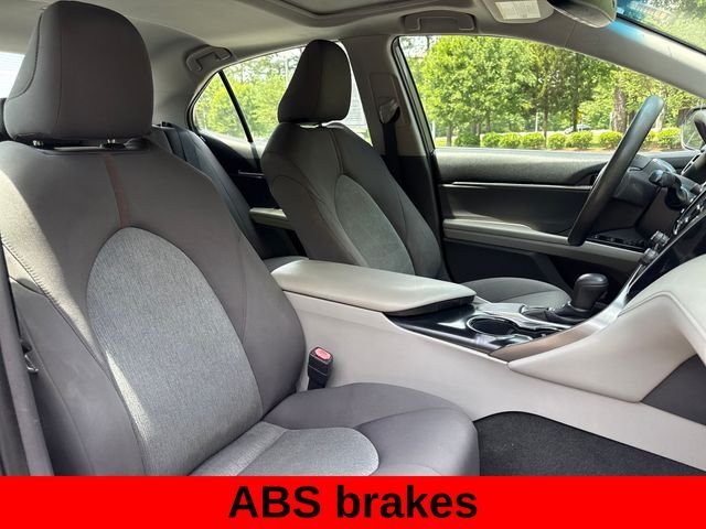 Used 2018 Gray Toyota LE image 27