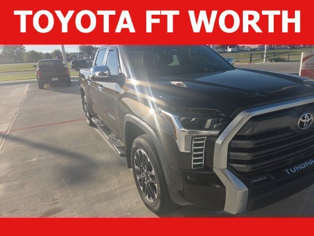 Used 2025  Toyota Limited image 1