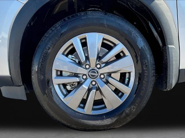 Used 2025 Silver Nissan S image 34