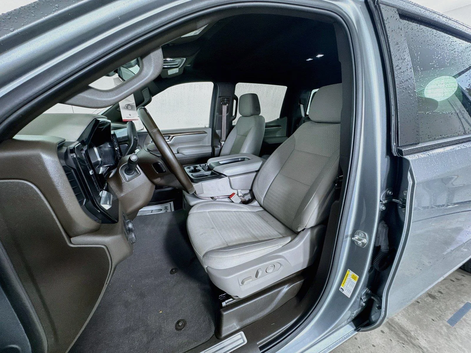Used 2025 Sterling Gray Metallic Chevrolet LT image 21