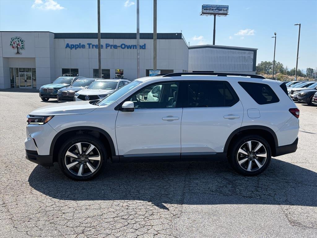 Used 2025 Platinum White Pearl Wx Honda Touring image 5