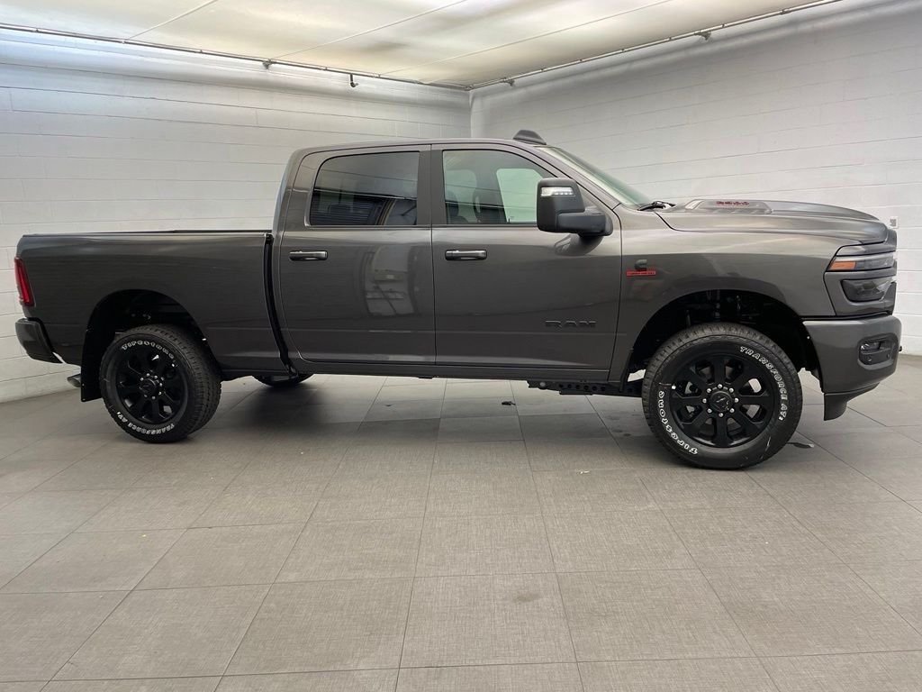New 2026 Granite Crystal Metallic Clear-Coat Exterior Paint RAM Laramie image 2