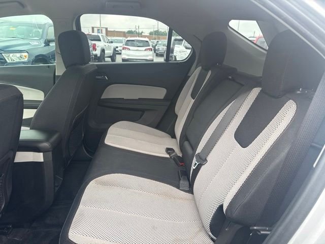 Used 2017 Silver Chevrolet LS image 27