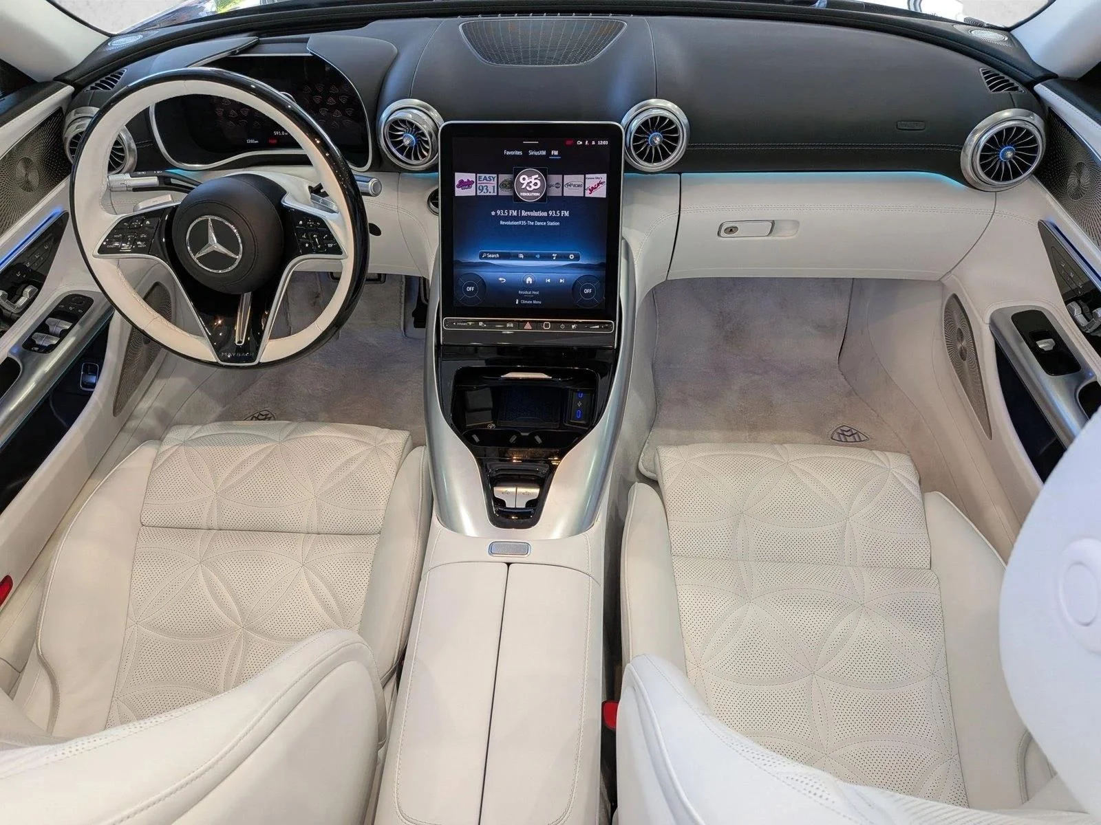 Used 2026 Manufaktur Moonlight White Magno Mercedes-Benz Maybach SL 680 Monogram Series image 15