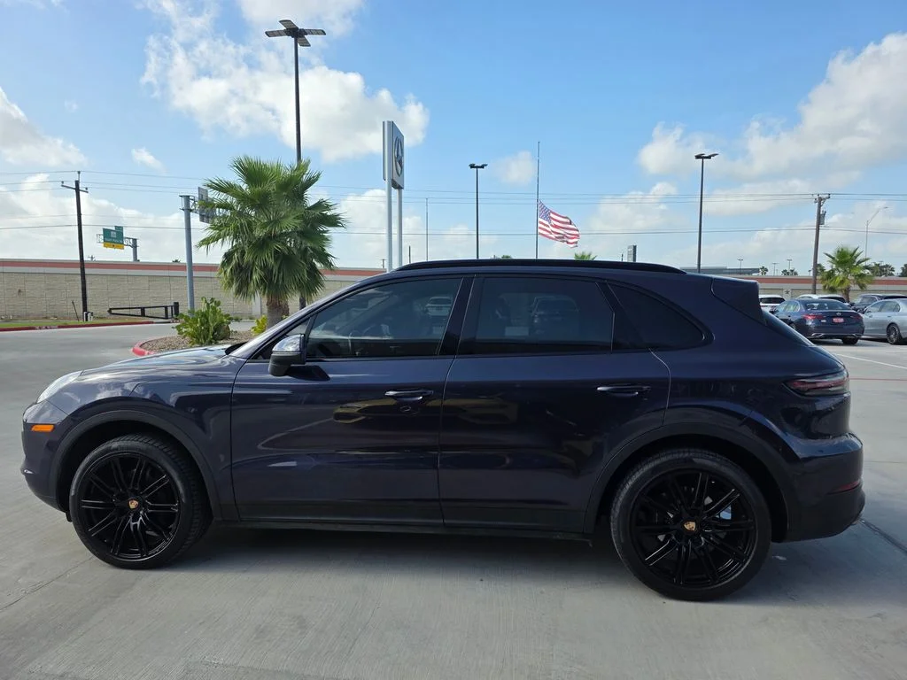 Used 2019 Purple Porsche Base image 4