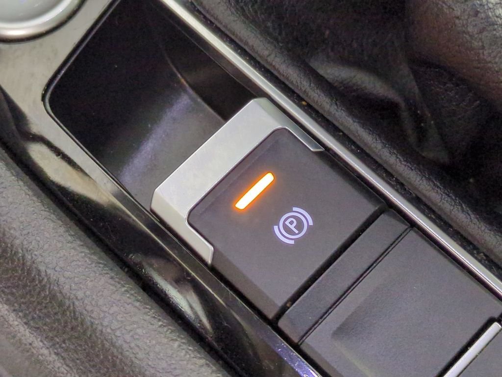 2024 Volkswagen Taos SE - Photo 37