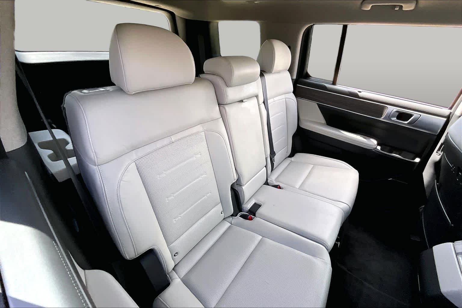 Used 2024 Hampton Gray Hyundai Limited image 18