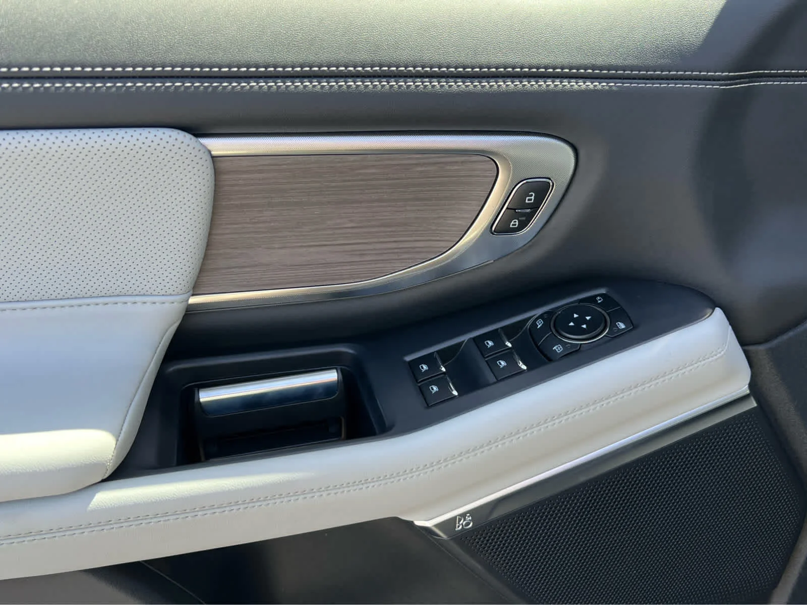 New 2026 Agate Black Metallic Ford MAX Platinum® image 32