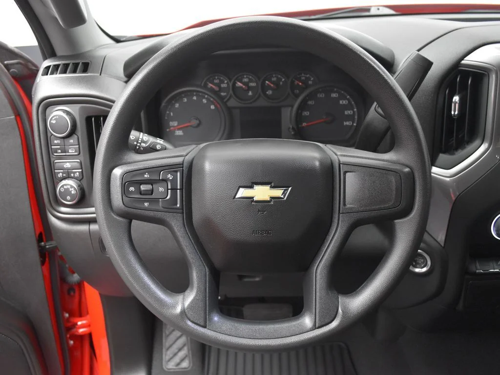 Used 2022 Red Chevrolet Custom image 7