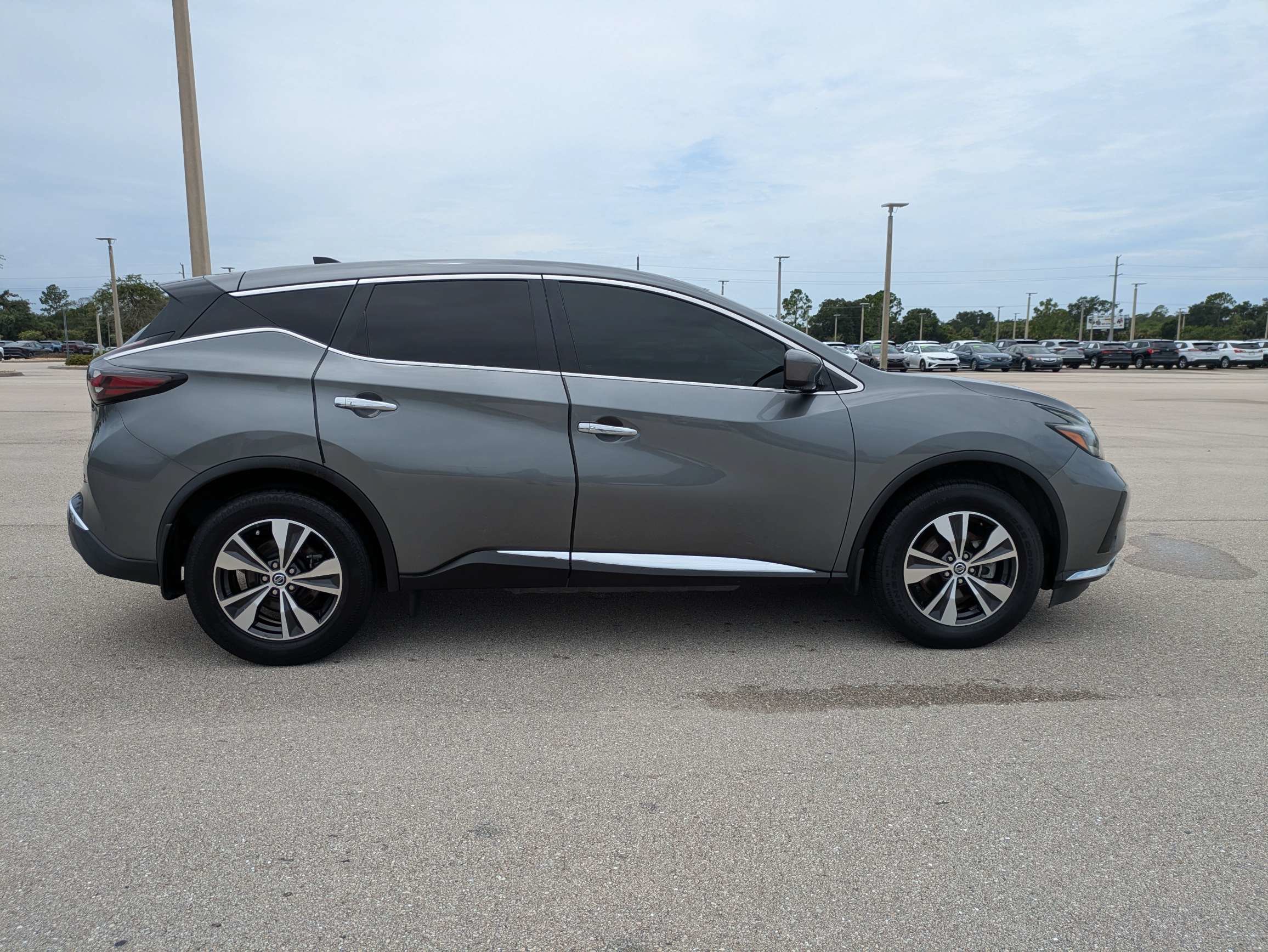 Used 2022 Gun Metallic Nissan S image 4
