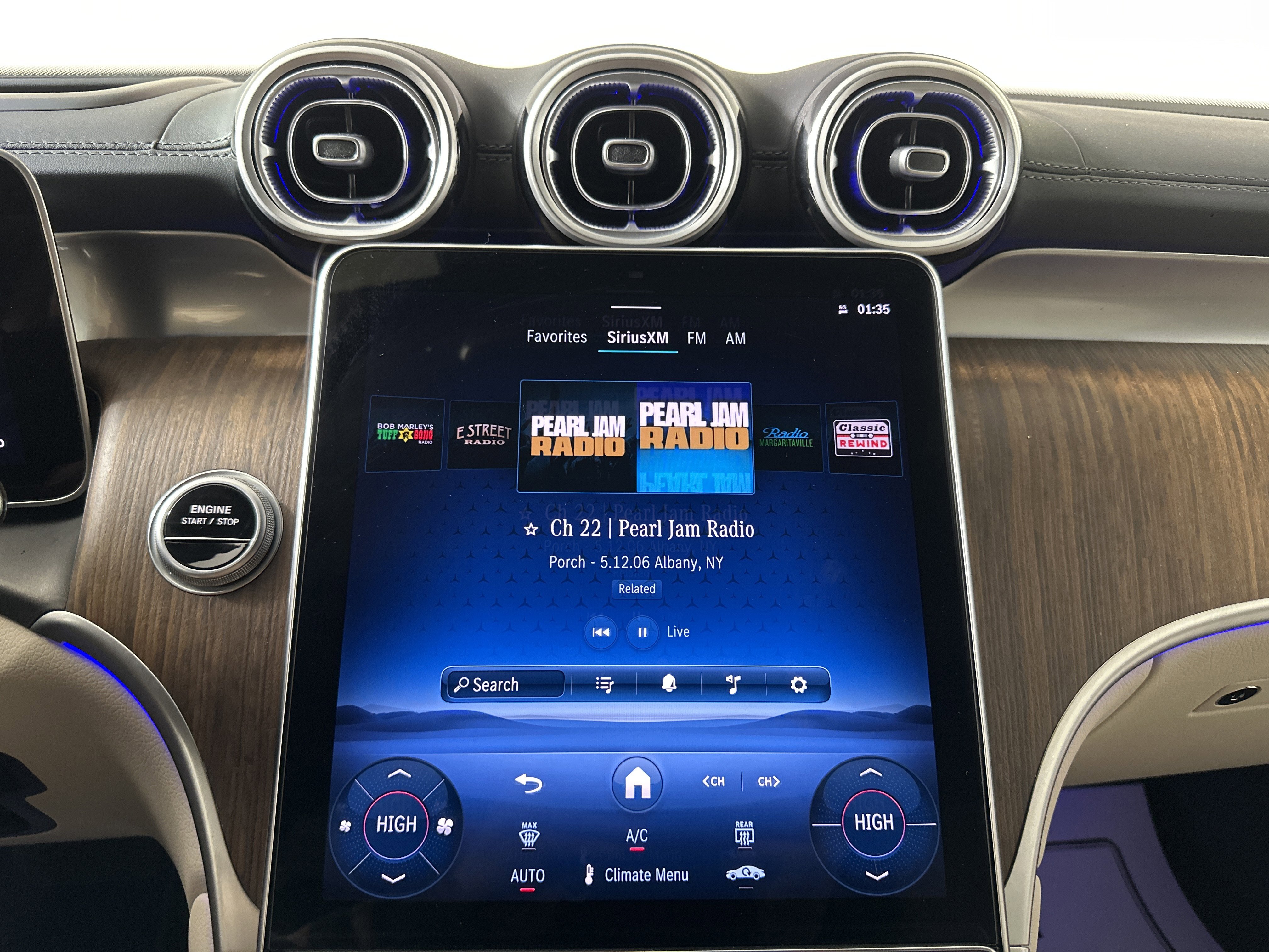 2025 Mercedes-Benz GLC Base - Photo 15