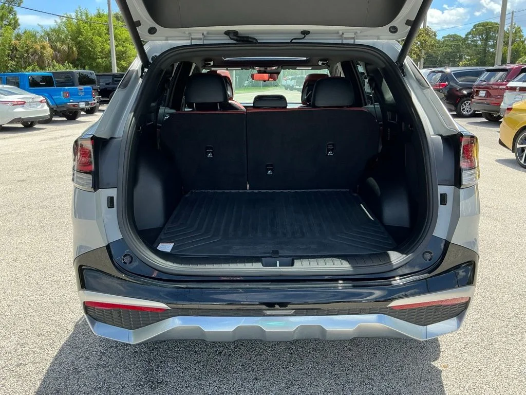 Used 2023 Gray Kia SX image 22