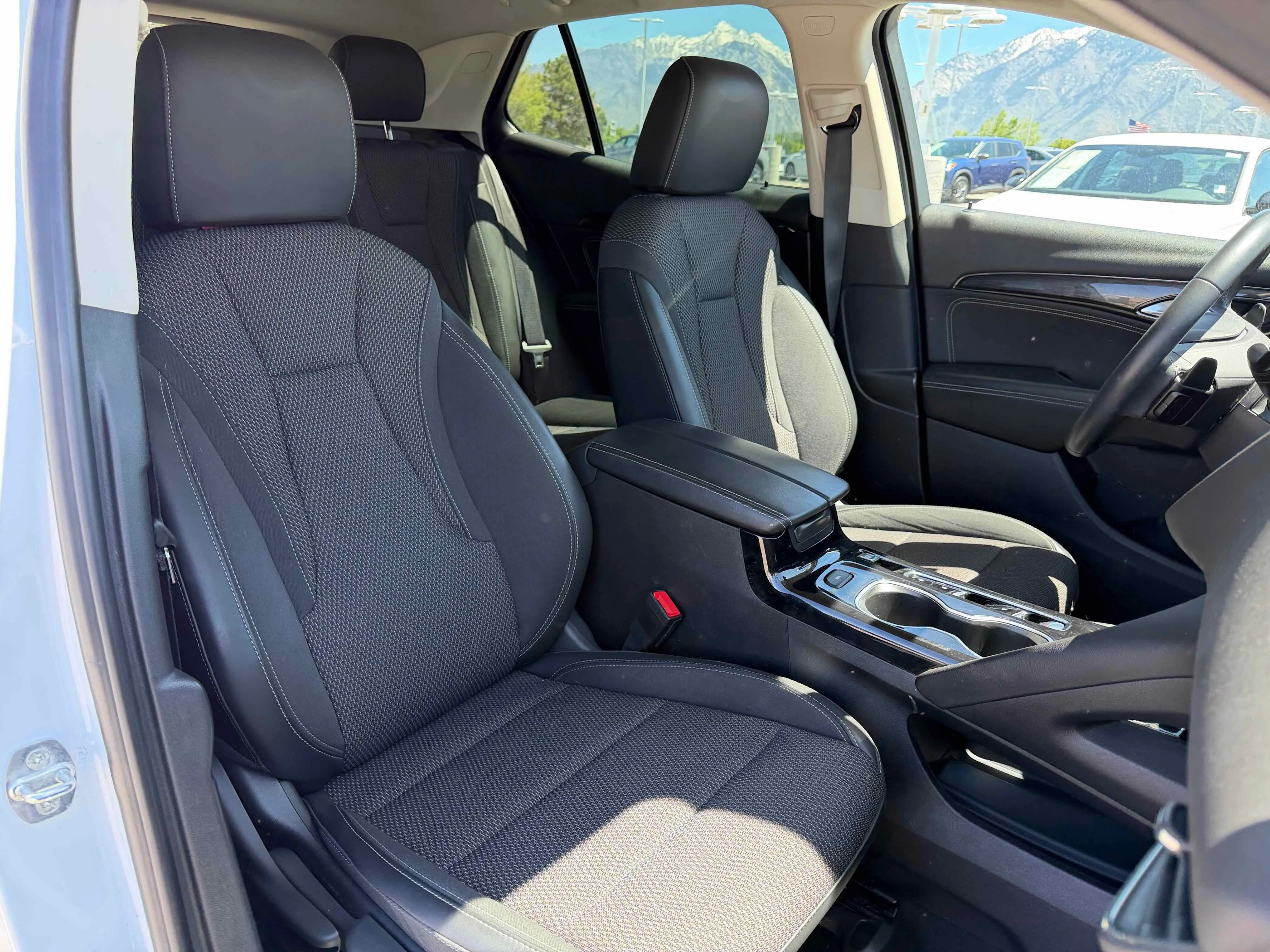 Used 2022 Summit White Buick Preferred image 31