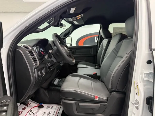 New 2026 Bright White Clear-Coat Exterior Paint RAM Tradesman image 8