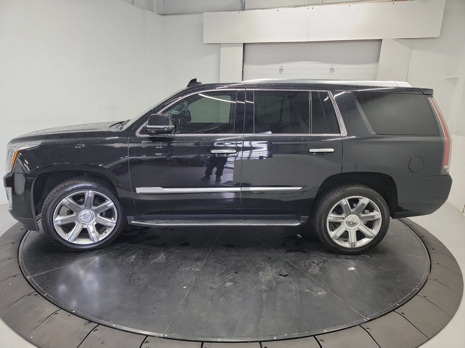 Used 2019 Black Raven Cadillac Premium Luxury image 4