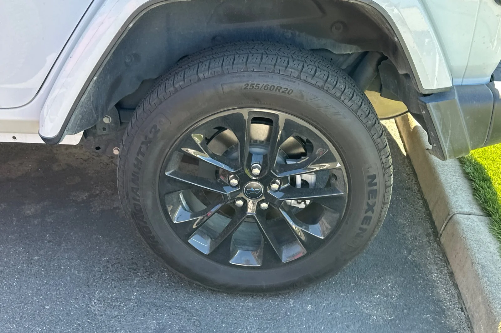 Used 2024 Bright White Clearcoat Jeep Sahara image 4