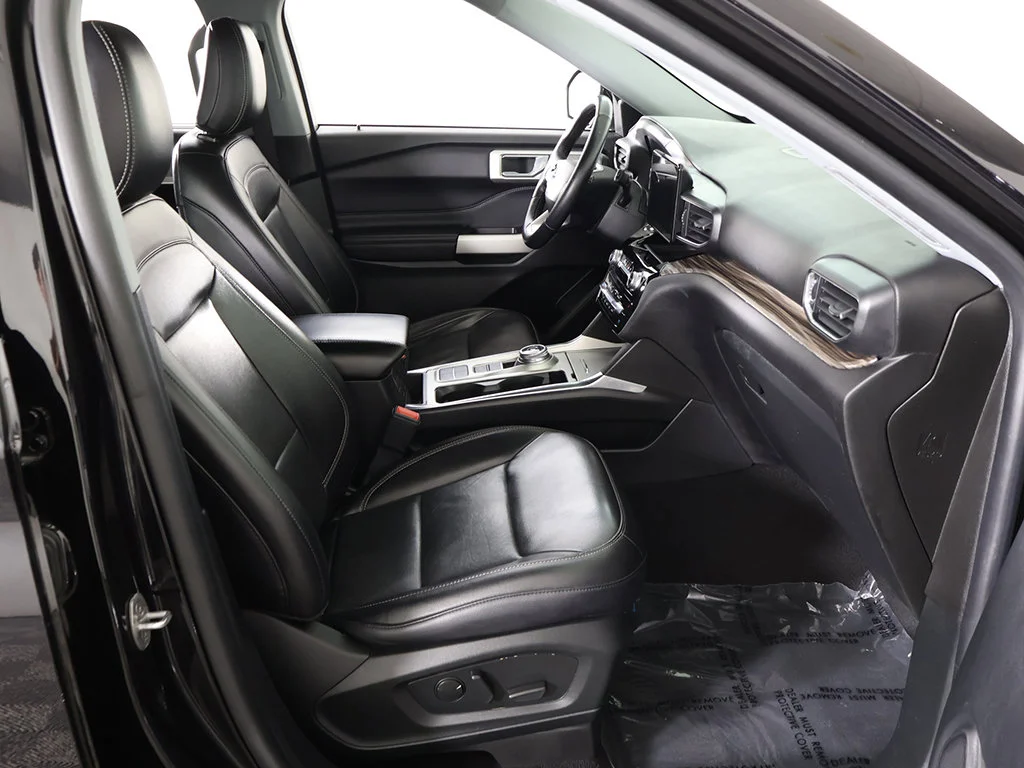 Used 2022 Black Ford Limited image 36