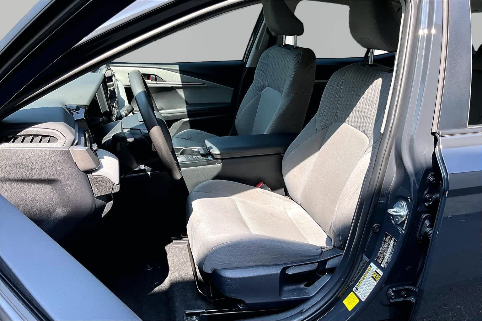 Used 2025 Underground Toyota LE image 8