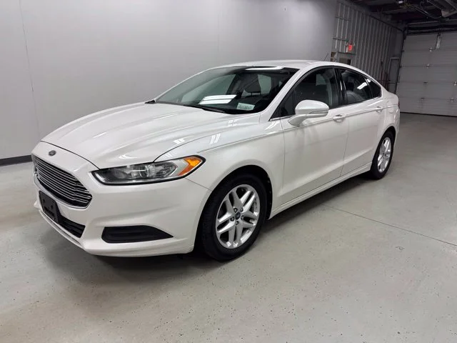 Used 2013 White Ford SE image 1