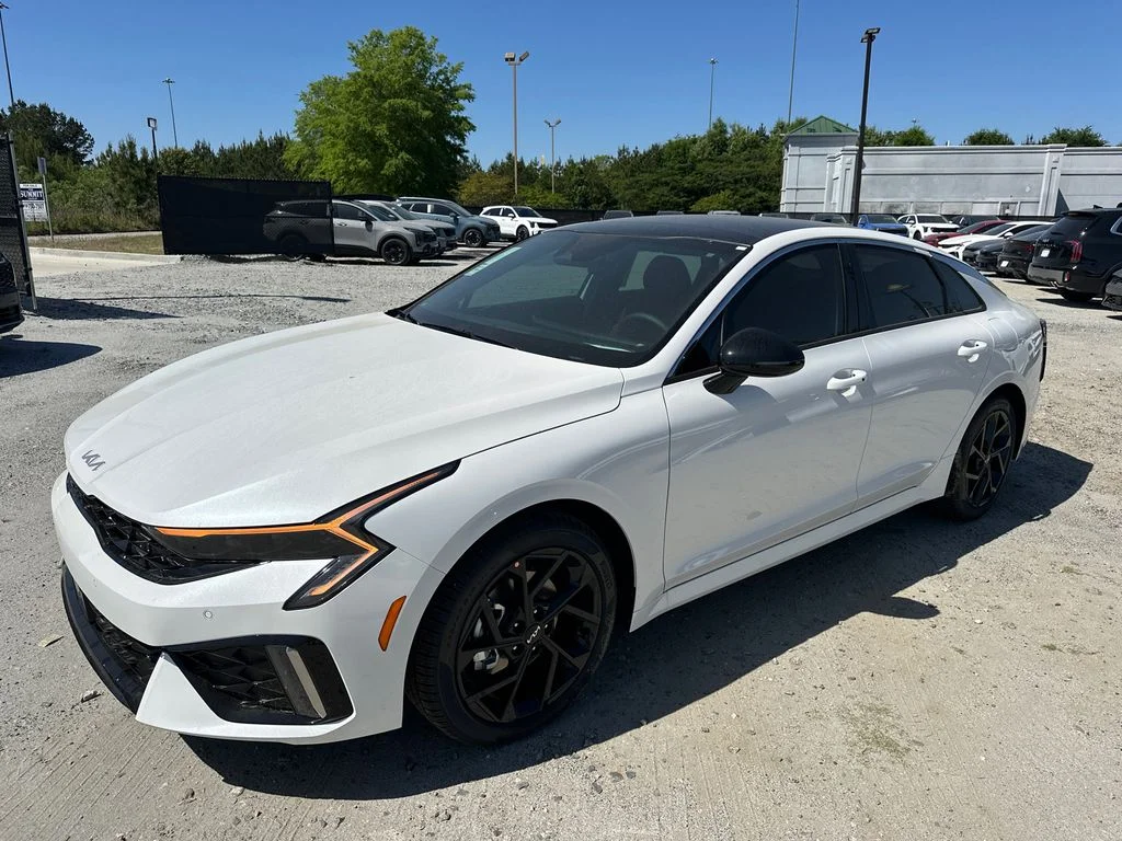 New 2026 White Kia GT-Line image 3