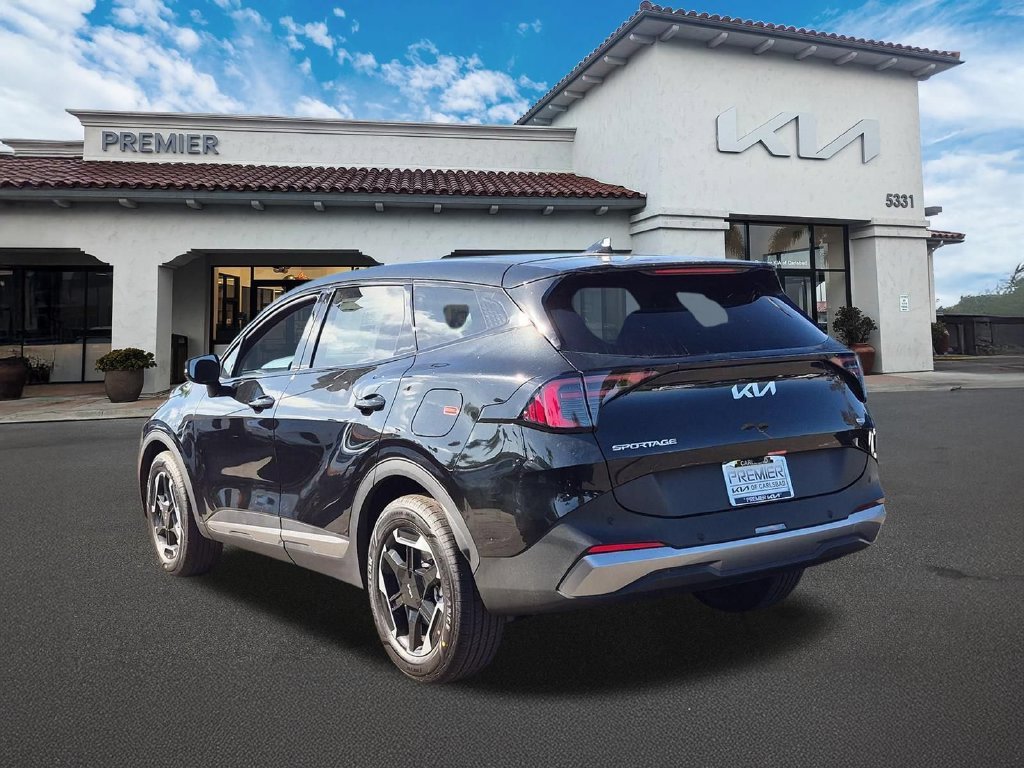 New 2027 Fusion Black Kia S image 6