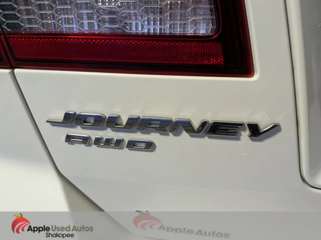 Used 2016 White Dodge Crossroad image 8