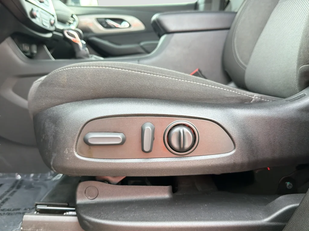 Used 2023 Blue Chevrolet LT image 29