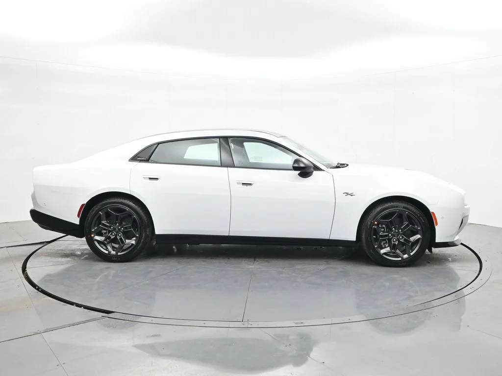 New 2026 White Knuckle Exterior Paint Dodge R/T image 6