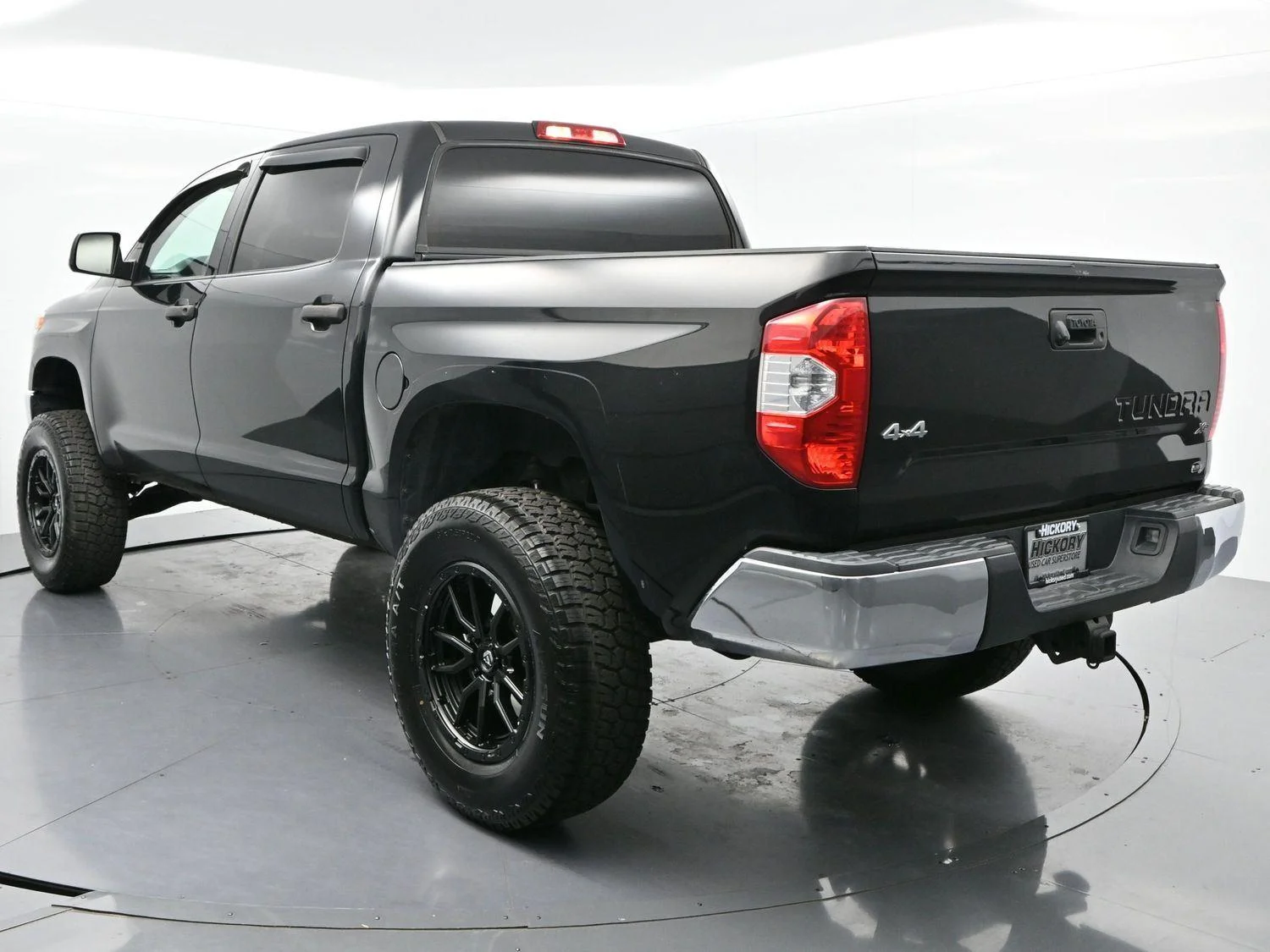 Used 2017 Black Toyota SR5 image 5