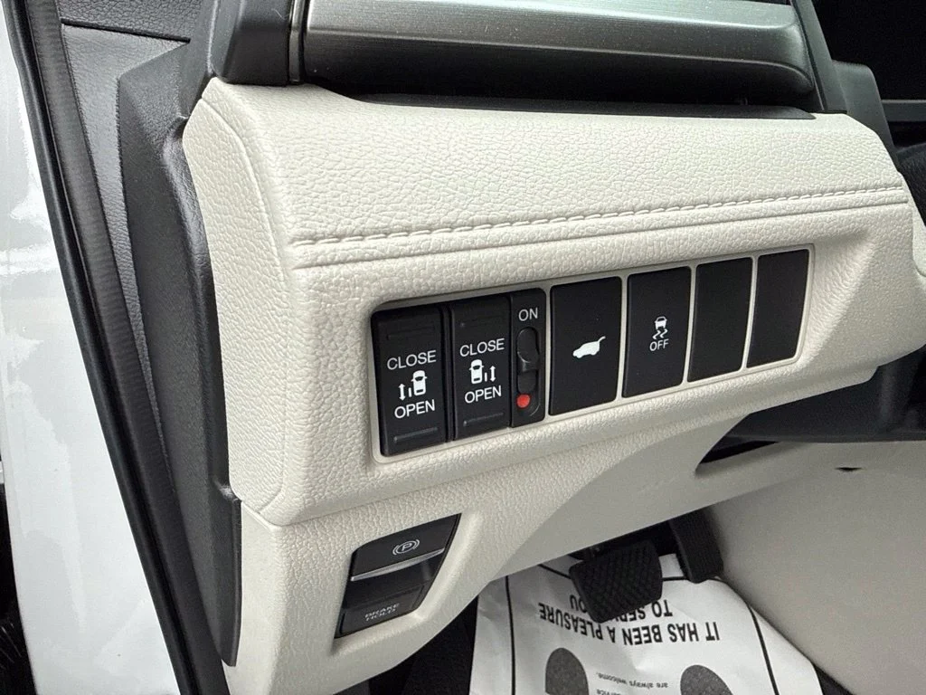 New 2026 Platinum White Pearl Honda EX-L image 19
