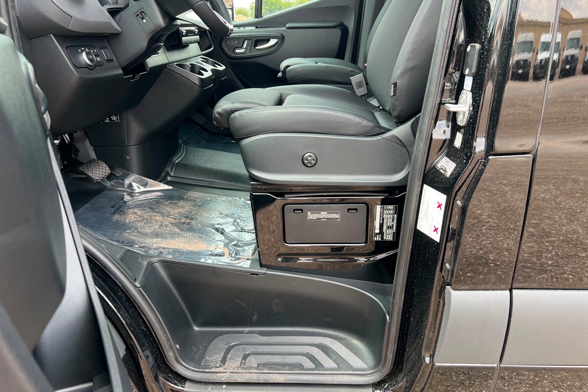 New 2026 Jet Black Mercedes-Benz  image 18