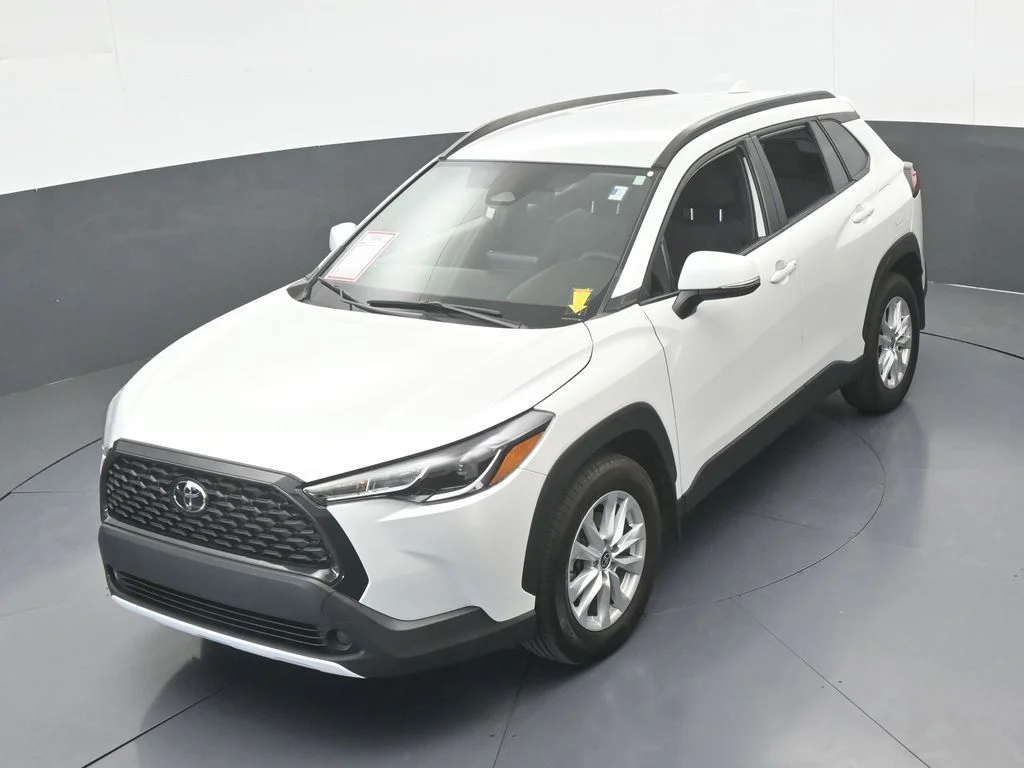 Used 2024 Pearl Toyota LE image 45