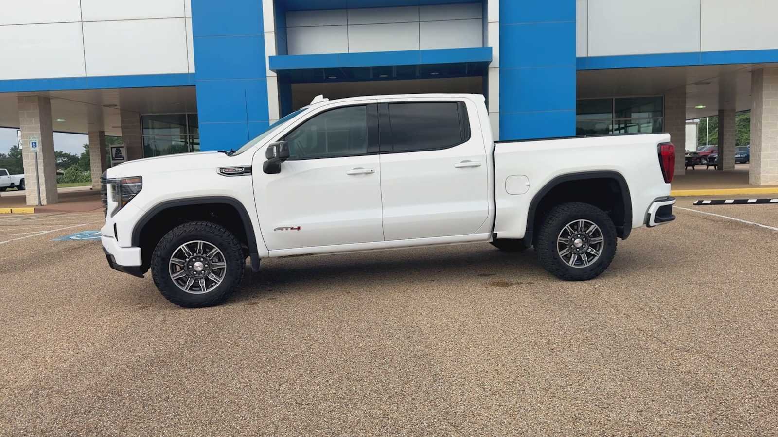 Used 2025 Summit White GMC AT4 image 5