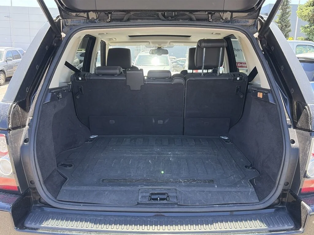 Used 2012  Land Rover V8 HSE image 32