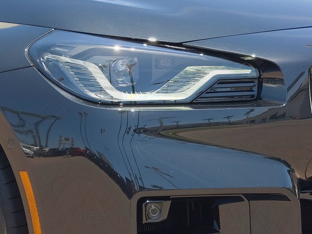 New 2026 Black Sapphire Metallic BMW Base image 5