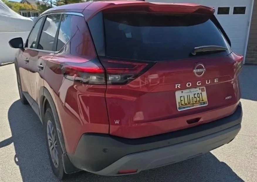 Used 2023 Red Nissan S image 6
