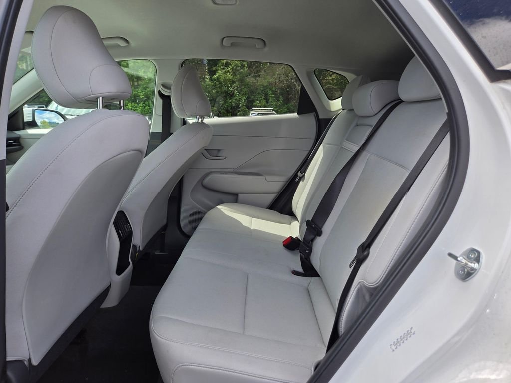 Used 2024 Atlas White Hyundai SEL image 16