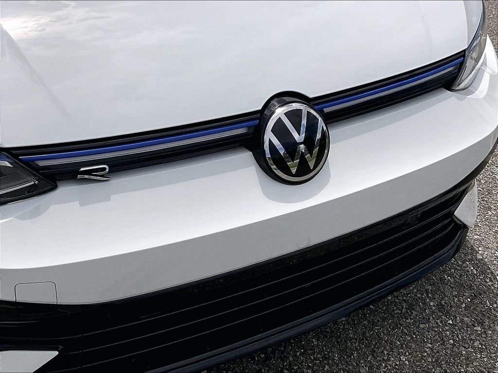 Used 2022 White Volkswagen 2.0T image 31