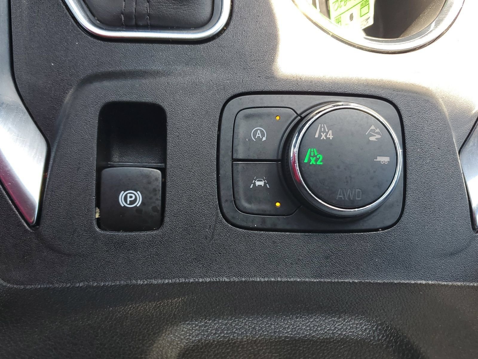 Used 2023 White Chevrolet Premier image 29