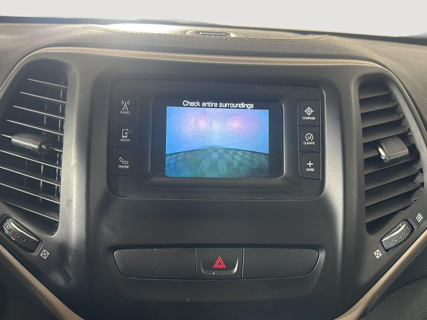 Used 2017 Granite Crystal Metallic Clearcoat Jeep Latitude image 12