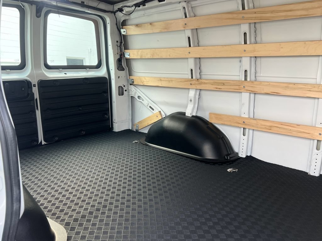 Used 2025 Summit White GMC Work Van image 6
