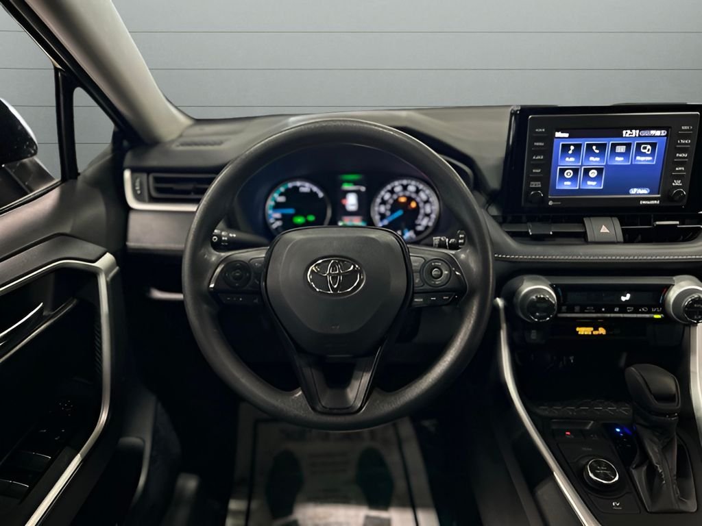 2022 Toyota RAV4 XLE - Photo 13