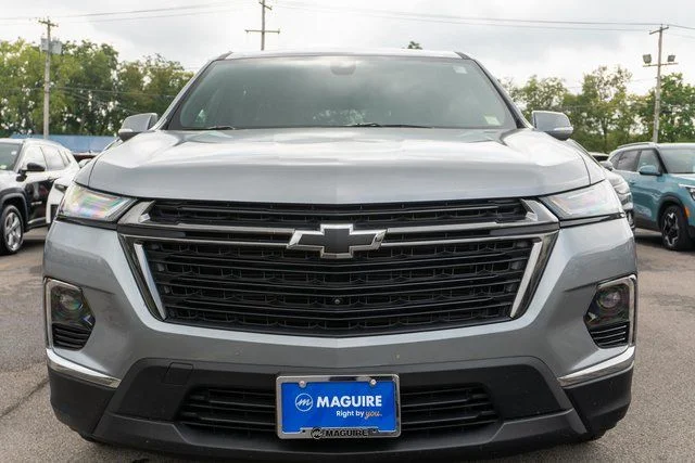 Used 2023 Gray Chevrolet LT image 3